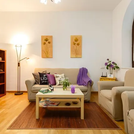Surthy Plateros City Center * جيريز